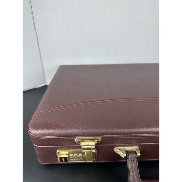 1970s Atlantis Leather Attaché Case Burgundy Suede Interior Executive Briefcase - Picture 3 of 15